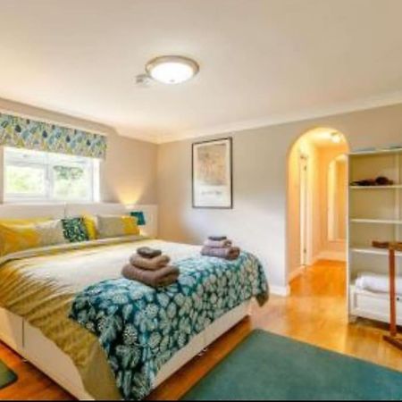 The Nook Located In A Beautiful Garden Setting With Parking Villa Stratford-upon-Avon Exterior photo